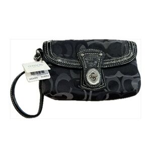 💕 NWT Vintage Coach Signature Turnlock Wristlet in black & grey monogram canvas